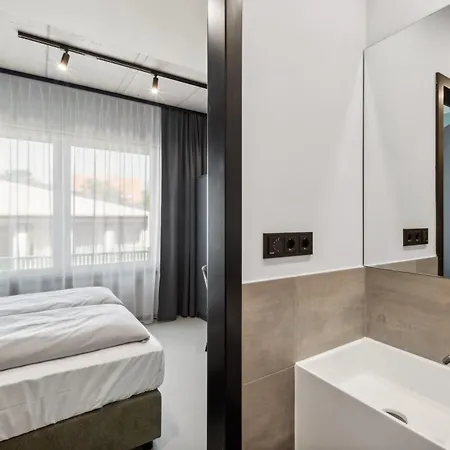 Nena East Aparthotel Munich
