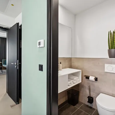 Nena East Aparthotel