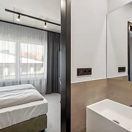 Nena East Apartmanhotel 3*